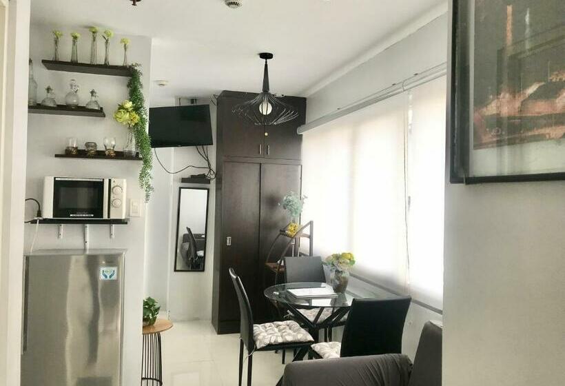 Cozy And Full Service Condo At The Heart Of Bacolod