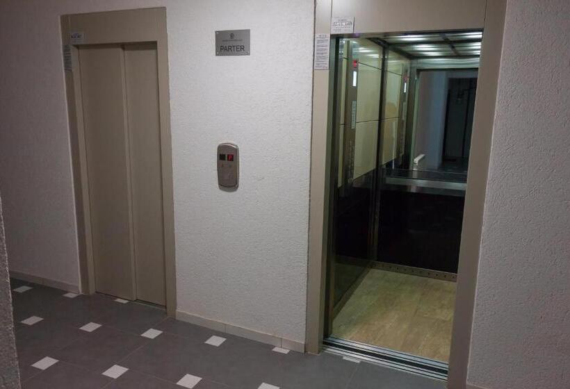 Gold Class Apartment Ams 63