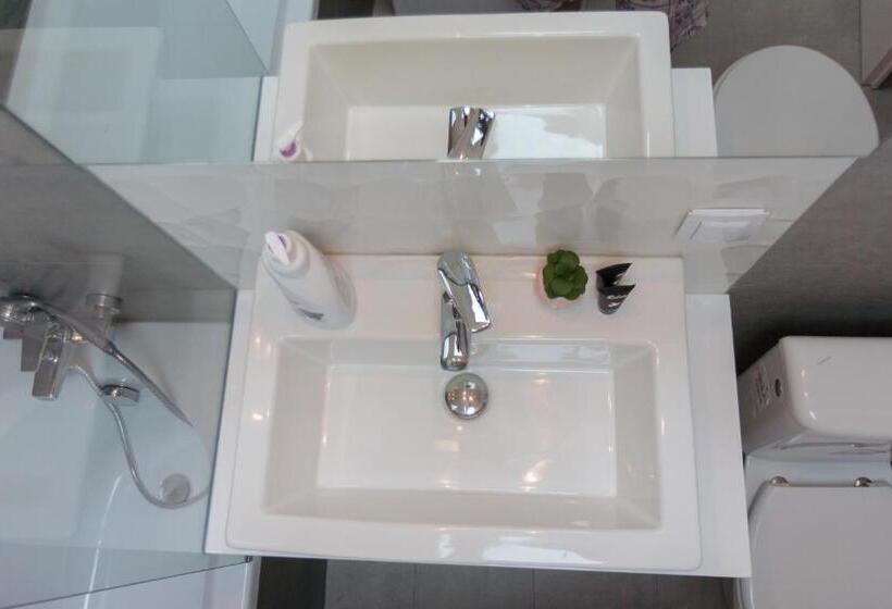 Gold Class Apartment Ams 63