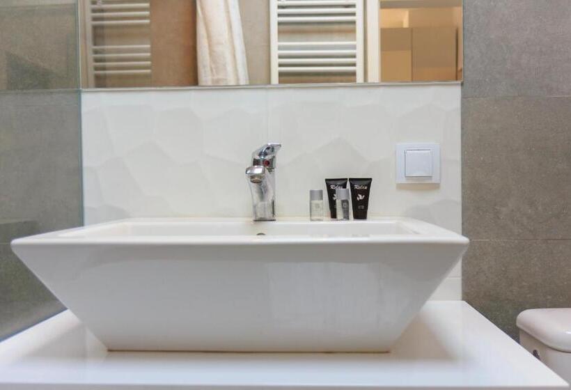 Gold Class Apartment Ams 63