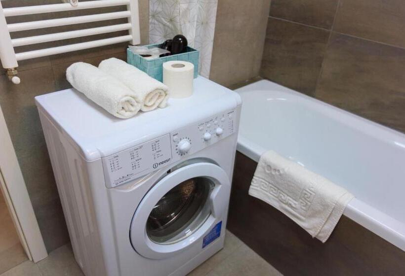 Gold Class Apartment Ams 63