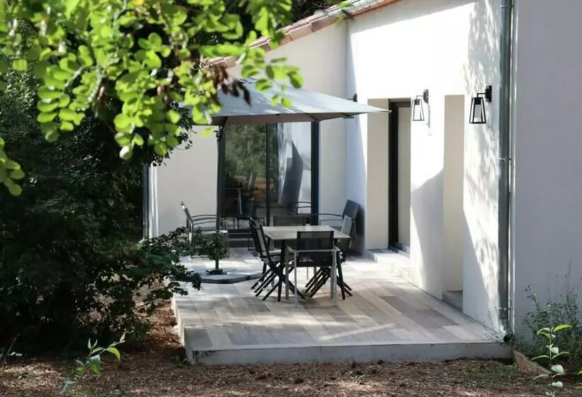 Gîtes Avec Piscine Et Jacuzzi Au Mas De Cadoule