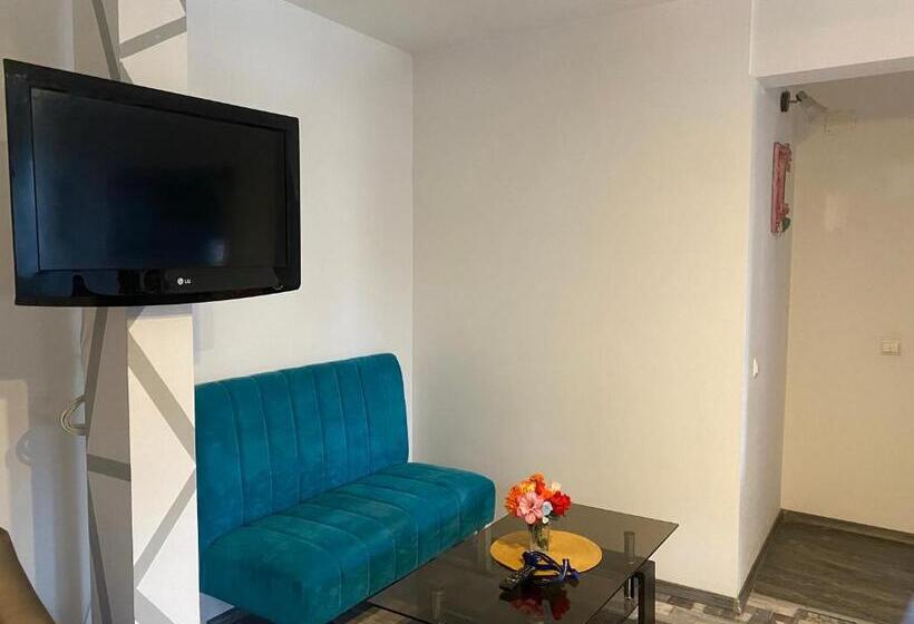 The Vintage Wonderful Apartment In Best Location