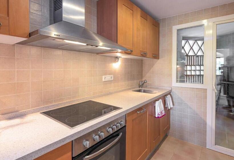 Marbella, Los Arqueros Golf & Country Club, Sleeps 7 Plus 1 Child