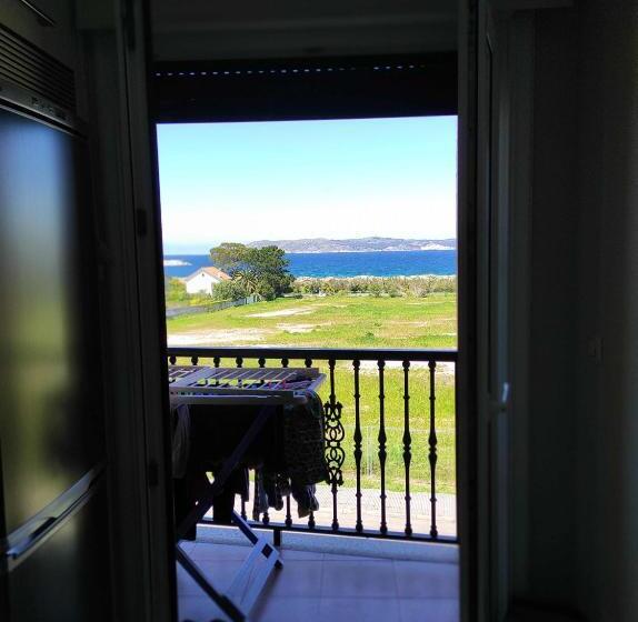 Piso En Primera Linea De Playa En Laxe