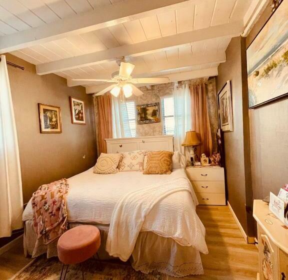 Pool King Sweet Karma On Water Best Location Beaches,restaurants,hard Rock Casino