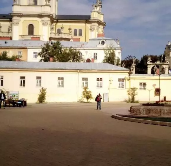 1 ком апартаменты на олены степанивны ,парковка