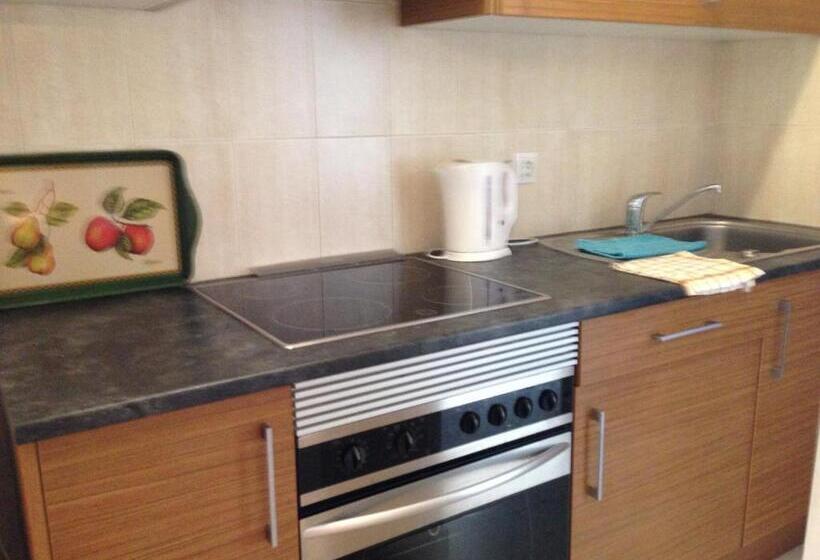 Central Marbella 2nd Line   1 Bedroom Apartment   A Home From Home