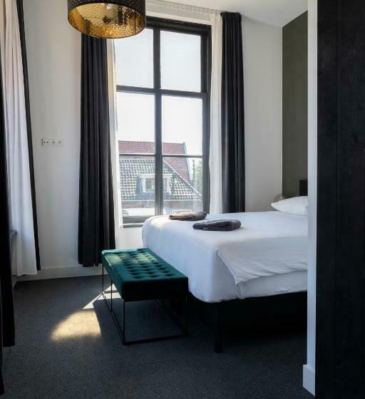 En Stadscafé De Dam L Hotel Monnickendam