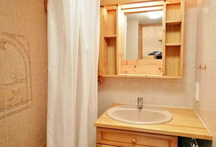 Studio Cosy Avec Balcon, Au Pied Du Télécabine Et Pistes, Centre Village à 150m, 4 Couchages   Fr 1