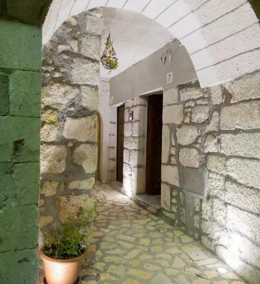 Casa Arco Antico