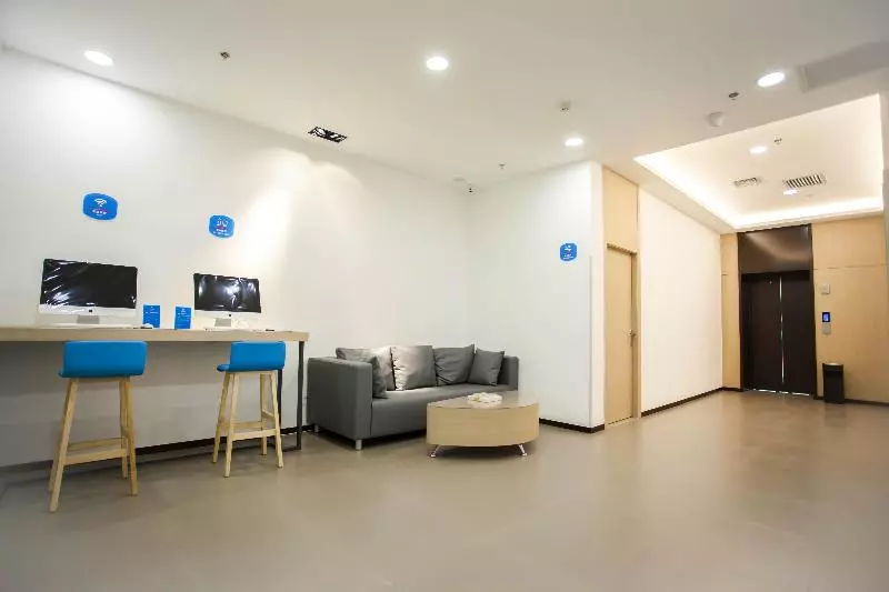 Hotelli Hanting  Shenyang Santaizi Metro Station