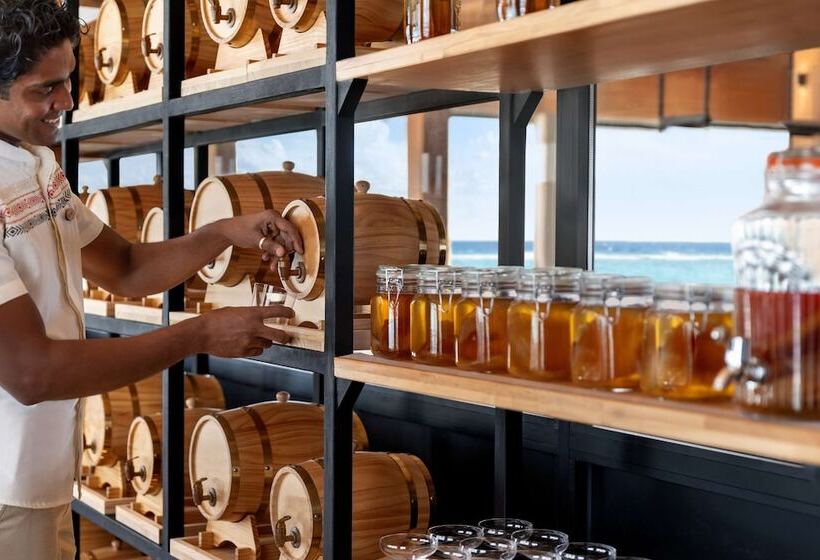 هتل Hilton Maldives Amingiri Resort & Spa