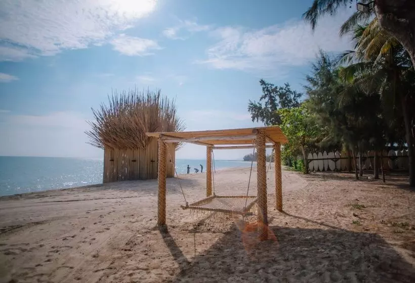 هتل Hola Beach   Beach Club & Eco Glamping Resort