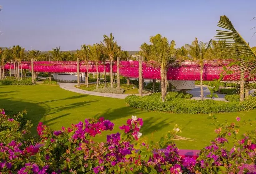 هتل Hola Beach   Beach Club & Eco Glamping Resort