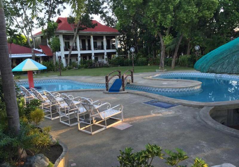 Reddoorz Plus @ Rio Grande De Laoag Resort Hotel Ilocos Norte