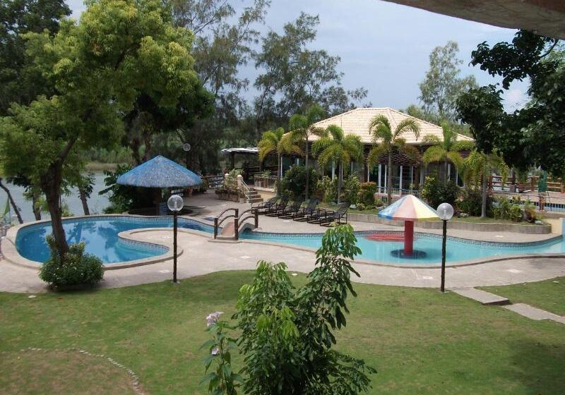 Reddoorz Plus @ Rio Grande De Laoag Resort Hotel Ilocos Norte