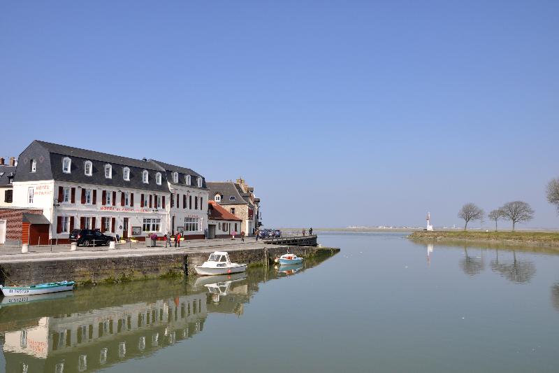 Отель Du Port Et Des Bains