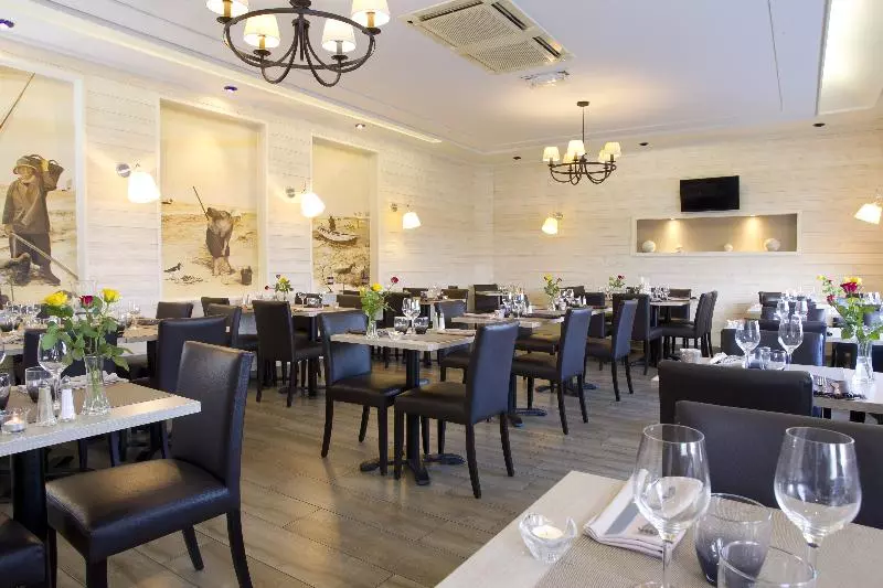 Hotel Du Port Et Des Bains