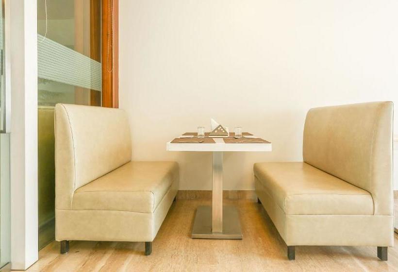 Hotelli Treebo Premium Eden Residency