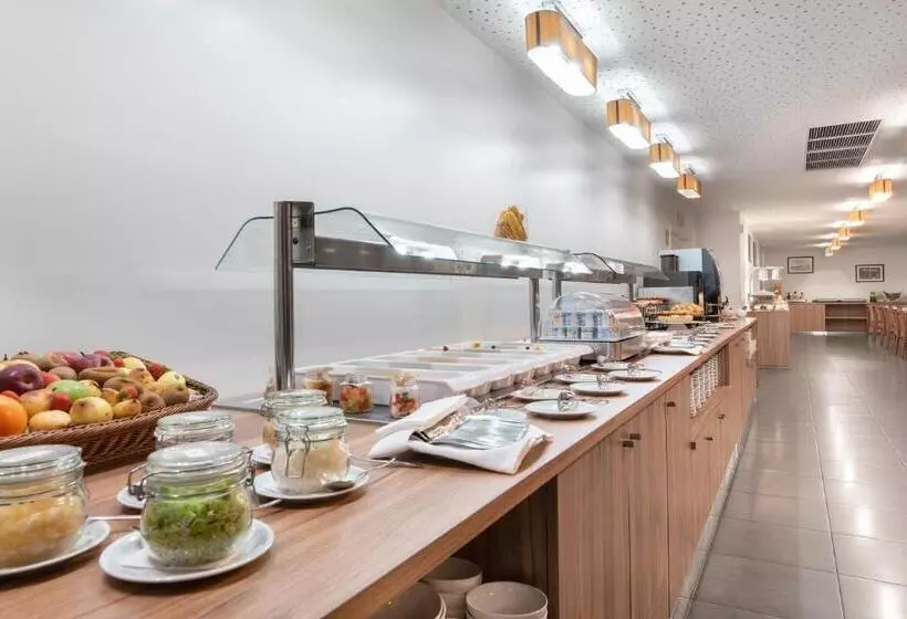 Отель Eurostars Oasis Plaza