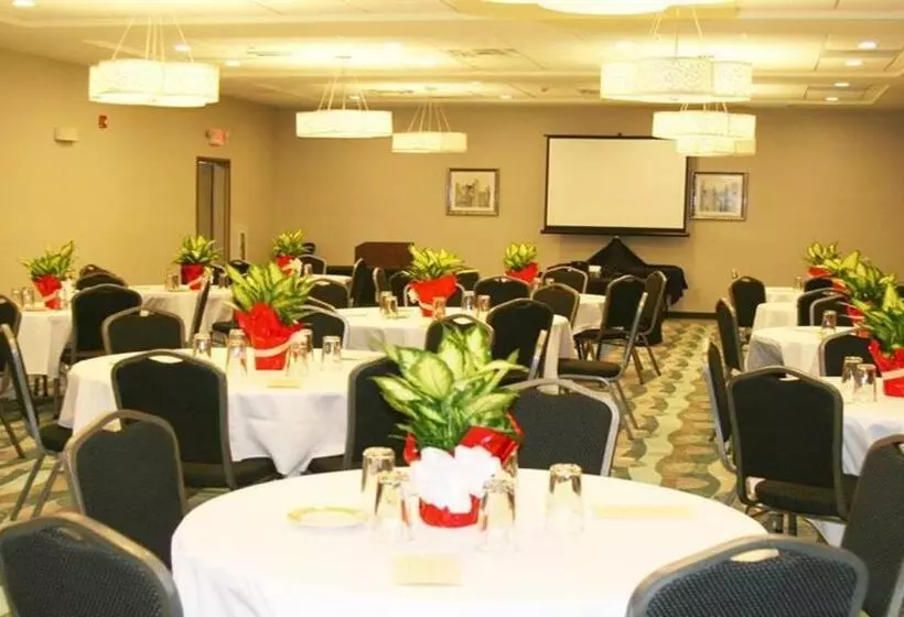 Отель Holiday Inn Guin, An Ihg