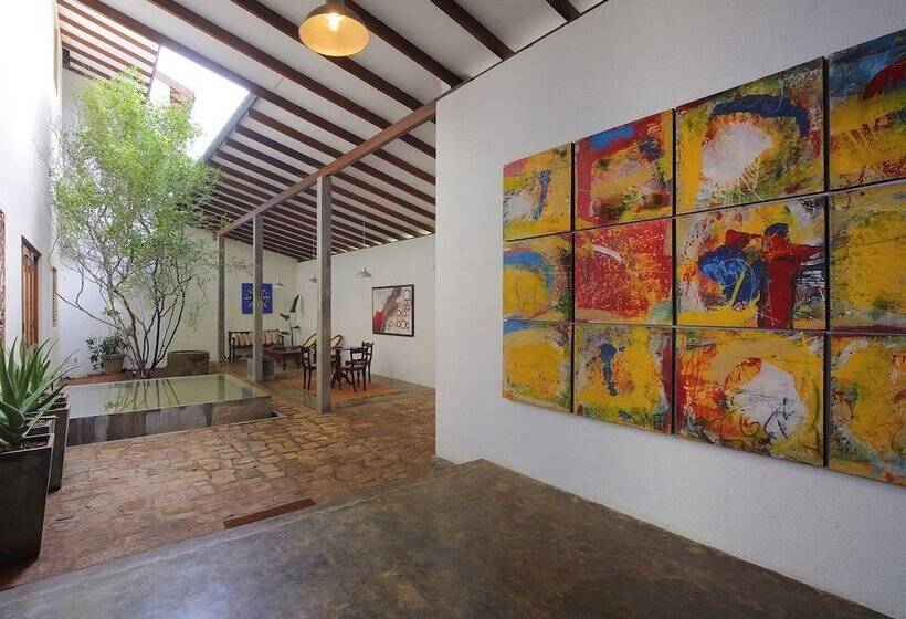 בית מלון כפרי Saffron And Blue