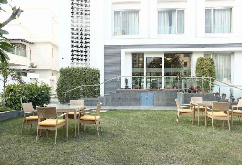 Hotelli Treebo Premium Eden Residency