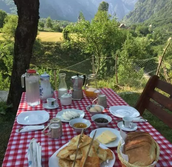 تختخواب و صبحانه Bujtina Pllumi Theth