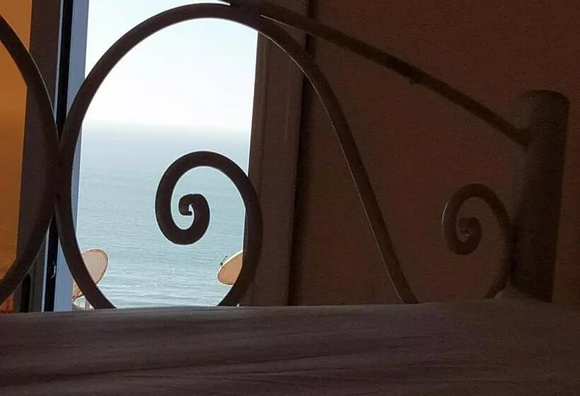 Happy Surf Hostel