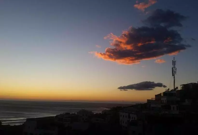 Happy Surf Hostel