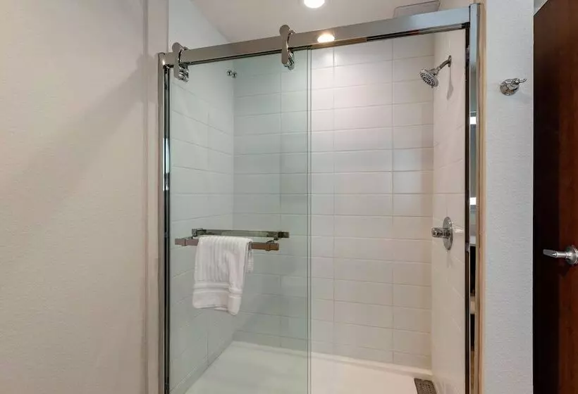 Hotelli Comfort Inn & Suites Bennett