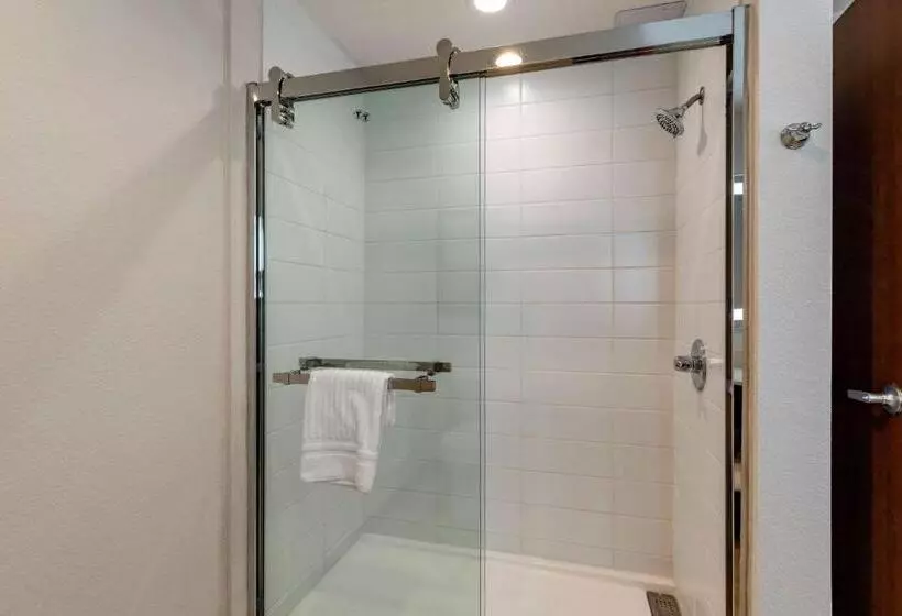 Hotelli Comfort Inn & Suites Bennett