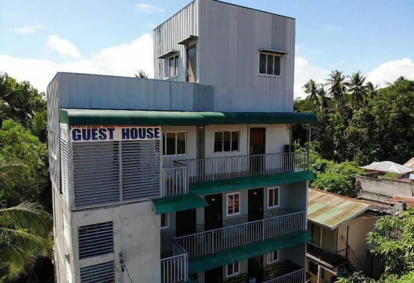 هتل First Baby Bytes Guest House