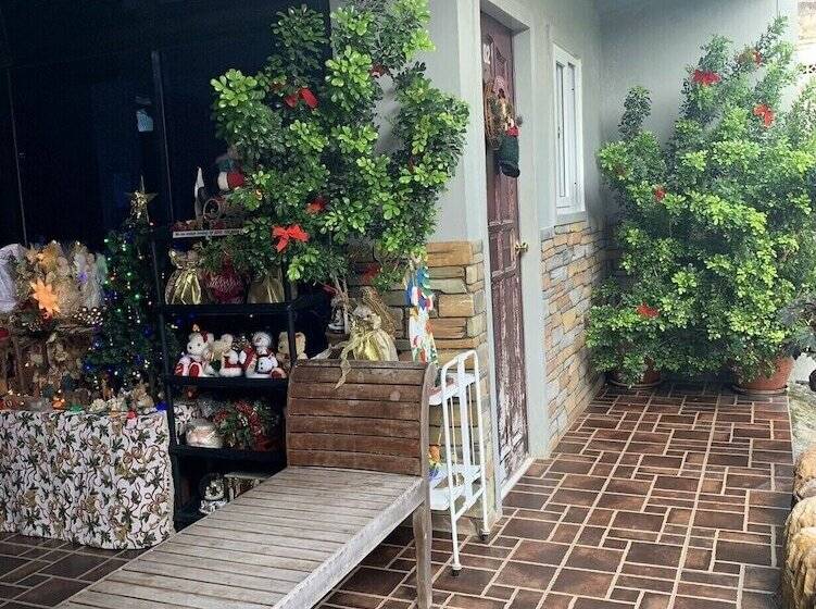 هتل First Baby Bytes Guest House