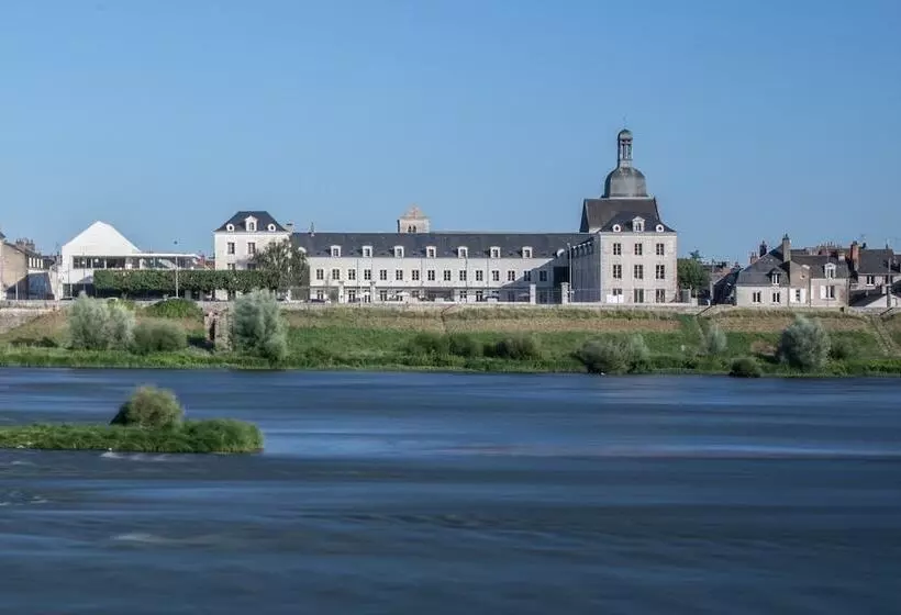 هتل Fleur De Loire