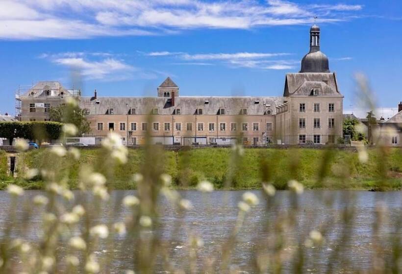 فندق Fleur De Loire