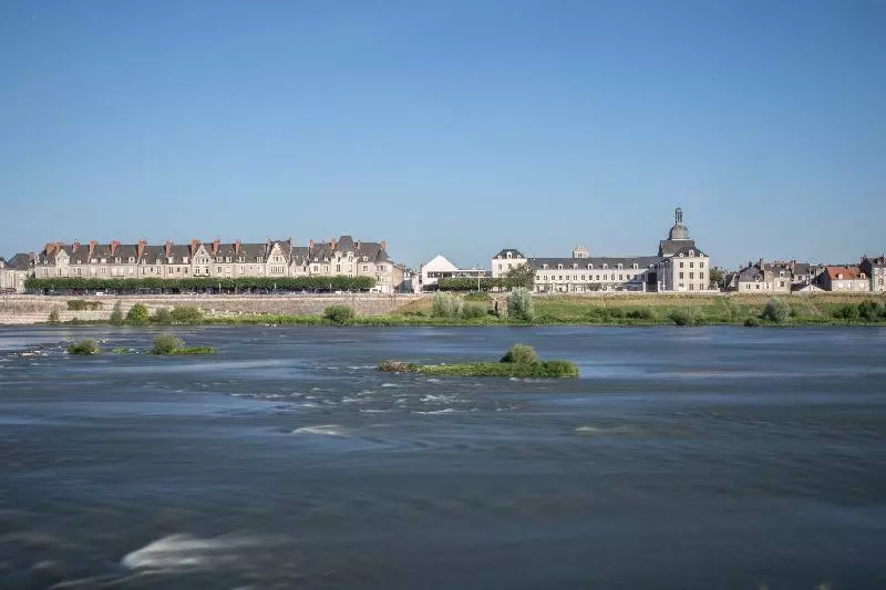 هتل Fleur De Loire