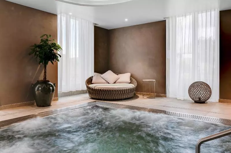 هتل Fleur De Loire