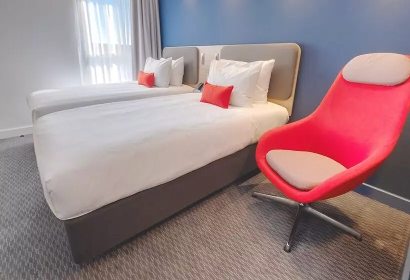 Hotelli Holiday Inn Express Fleet By Ihg