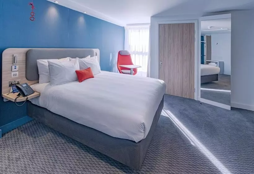 Hotelli Holiday Inn Express Fleet By Ihg