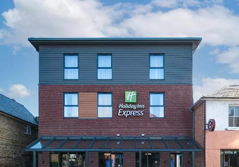 Hotelli Holiday Inn Express Fleet By Ihg
