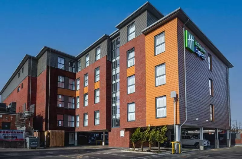 Hotelli Holiday Inn Express Fleet By Ihg