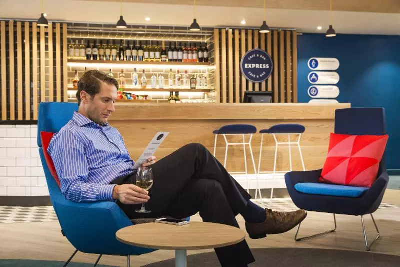 Hotelli Holiday Inn Express Fleet By Ihg