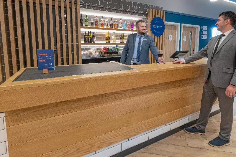 Hotelli Holiday Inn Express Fleet By Ihg