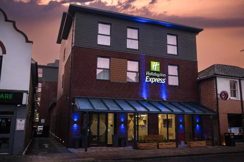 Hotelli Holiday Inn Express Fleet By Ihg