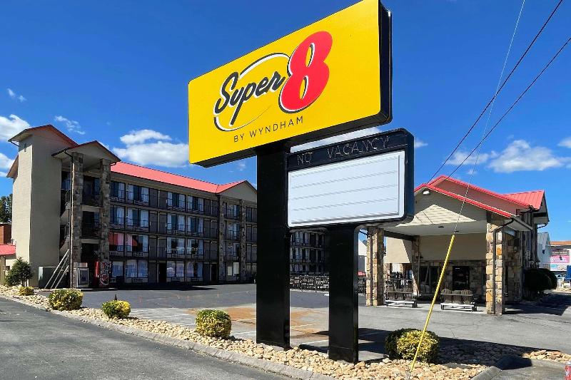 فندق Super 8 By Wyndham Pigeon Forge Downtown