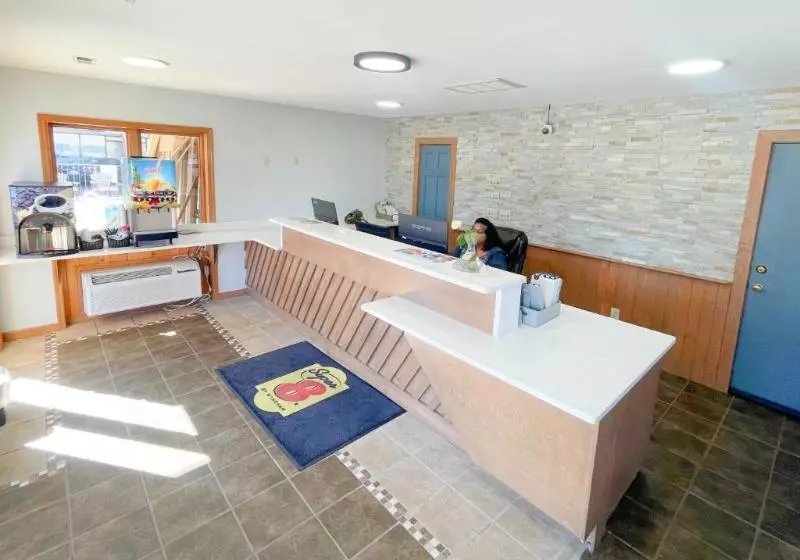 هتل Super 8 By Wyndham Pigeon Forge Downtown