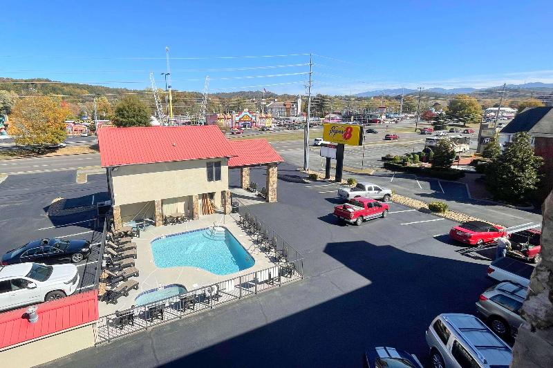 فندق Super 8 By Wyndham Pigeon Forge Downtown