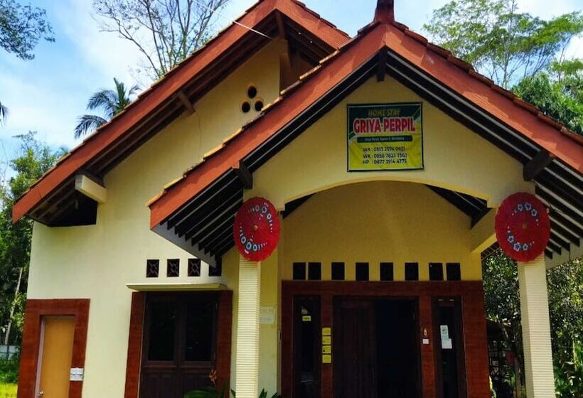 فندق Balkondes Griya Perpil
